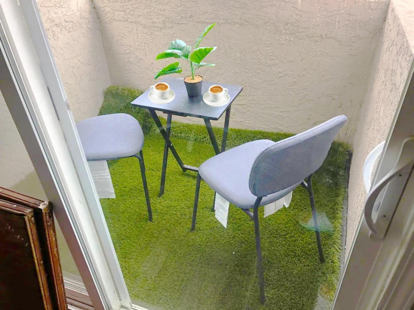 Entire Modern 2-bedroom With 3 Queen Bed, Free Parking, Pool Apartment San Diego